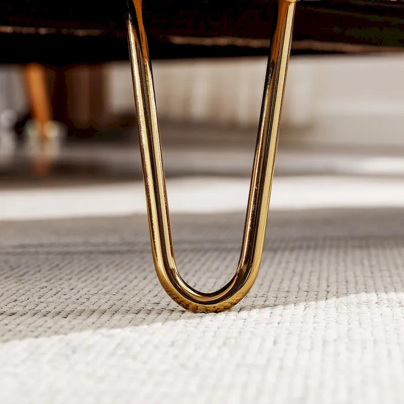 Banc de rangement capitonné avec pieds dorés — Fausse fourrure, bout de lit ou entrée