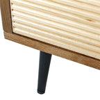 Armoire de rangement à 4 portes avec panneaux sculptés