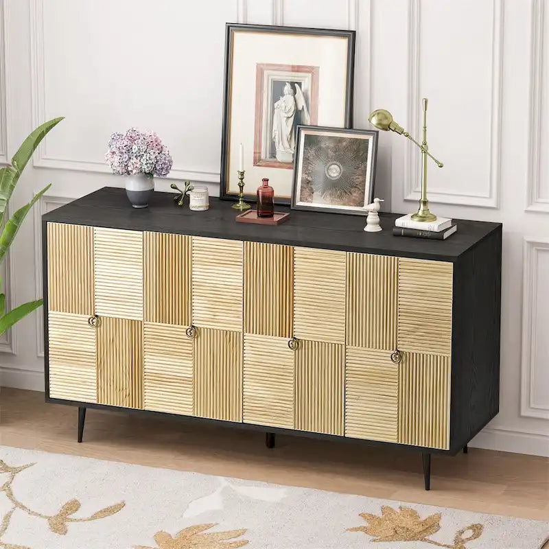 Armoire de rangement à 4 portes avec panneaux sculptés