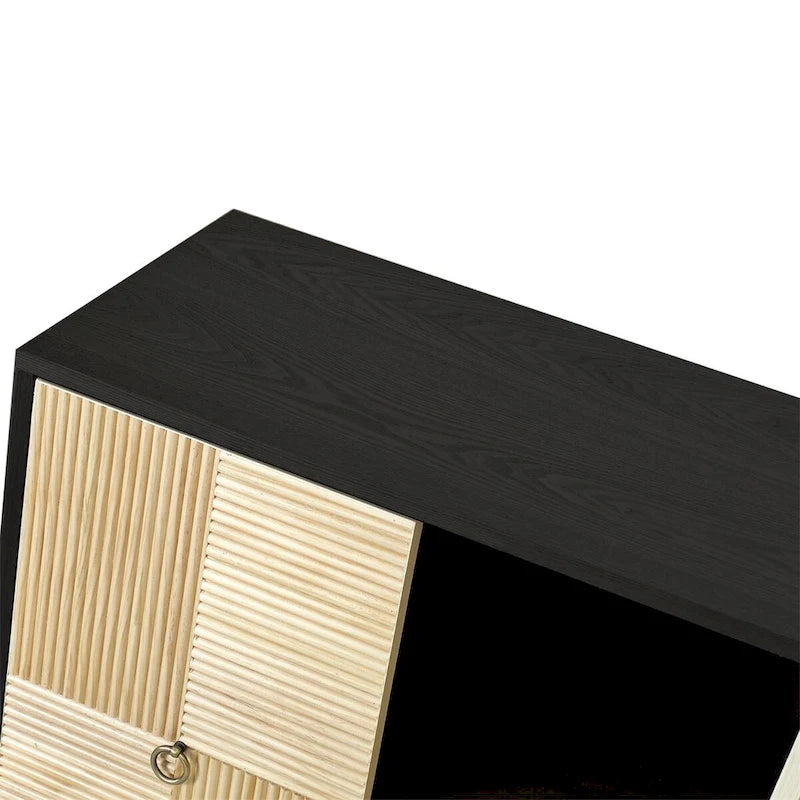 Armoire de rangement à 4 portes avec panneaux sculptés