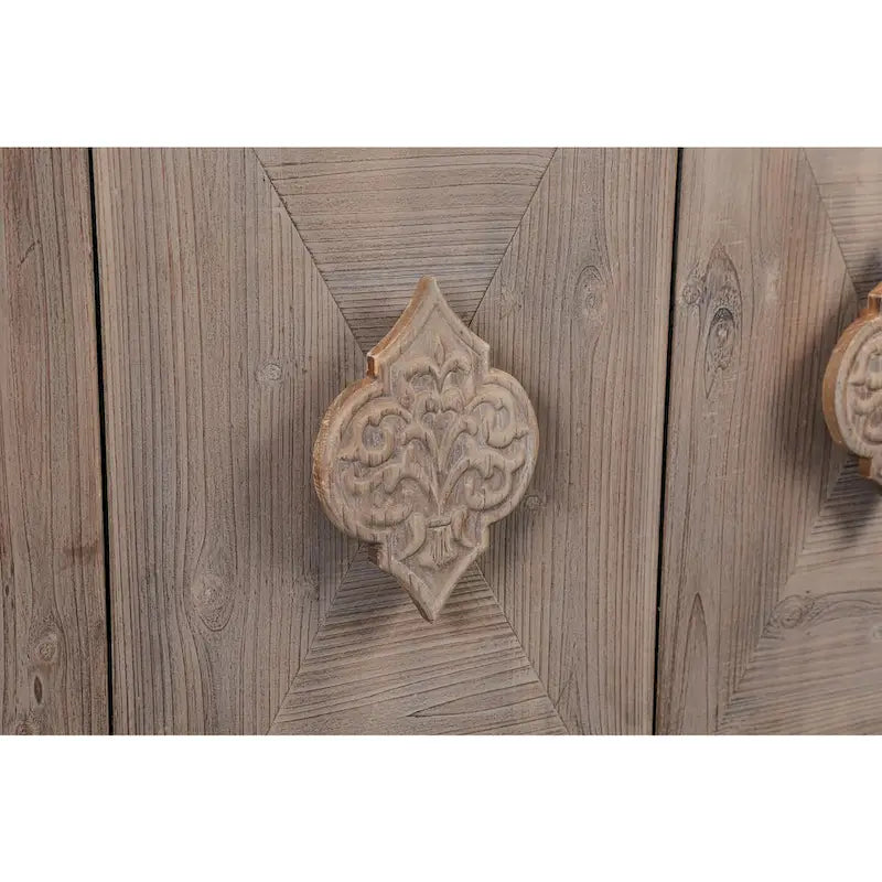 Armoire en bois à quatre portes avec poignées sculptées
