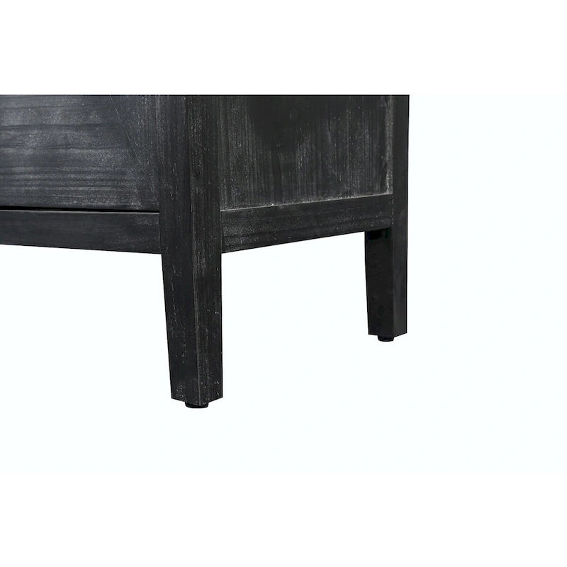 Armoire en bois à quatre portes avec poignées sculptées