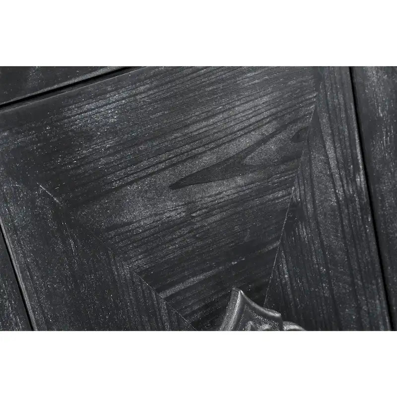 Armoire en bois à quatre portes avec poignées sculptées