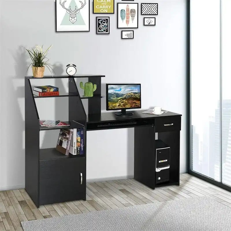 Bureau informatique avec étagères de rangement