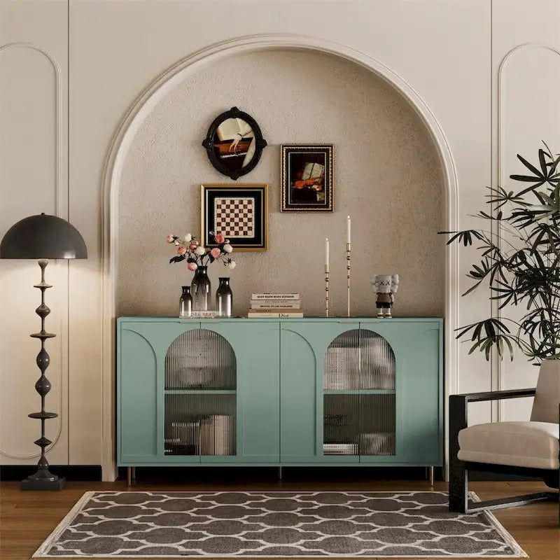 Meuble d'appoint vert menthe avec portes en verre cannelé et étagères réglables